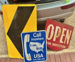 2 decorative Metal Signs