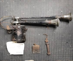 Sparton 3 note chime bugle horn 6 volt