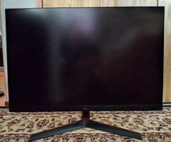 27 Inch LG Ultragear Gaming monitor