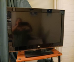 LG 31 inch flat screen TV