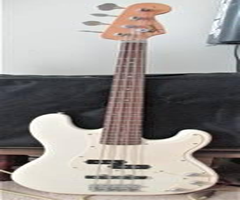 Squier P-Bass Special