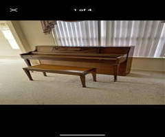 Beautiful piano for sale w delivery