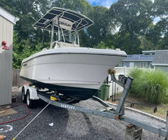 2016 Century 2200 Center Console ** trailer