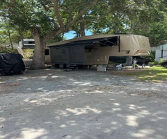 5th wheel camper set up in long term campground