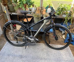 Specialized Crosstrail hybrid Commuter Mtn Bike