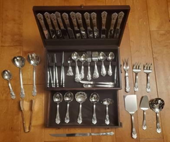 New 82-piece flatware set