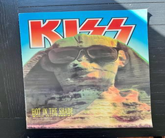 KISS Hot in the Shade Tourbook