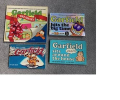 LOT of 4 VINTAGE GARFIELD BOOKS