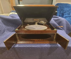 UNCOMMON Circa 1920's British Tabletop Gramophone Victrola Phonograph Record Pla