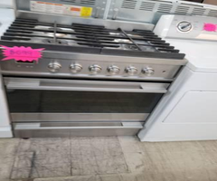 Fisher Paykel 30" Like New Gas Range With Convection Fan / Warranty