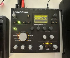 Analog Heat MK II (with box and decksaver)